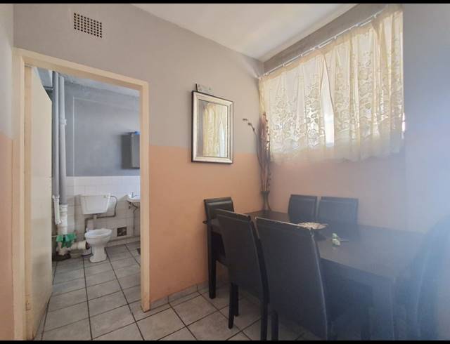 1 BEDROOM FLAT FOR SALE IN VEREENIGING CENTRAL